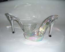 transparent shoe sole (chaussure semelle transparente)