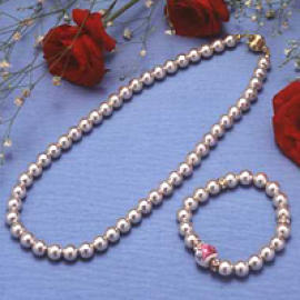 Magnetic Pearl Necklace And Earrings Set (Magnetische Perlenkette und Ohrringe Set)