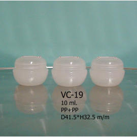 Plastic jar (Pot en plastique)