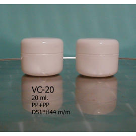 Plastic jar (Pot en plastique)