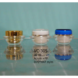 Plastic jar (Pot en plastique)