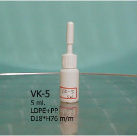 Plastic bottle container (Une bouteille de plastique contenant)