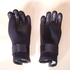 diving suits, boots, gloves and accessories (Tauchanzüge, Stiefel, Handschuhe und Zubehör)