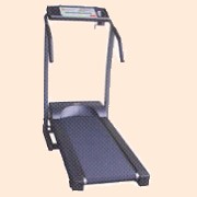 Fitness item, treadmill, indoor bicycle. (Point de remise en forme, tapis roulant, vélo d`intérieur.)