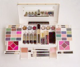 Make Up Kit / Cosmetic Set