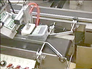Right Angle Labeling machine ( Packing Machine)