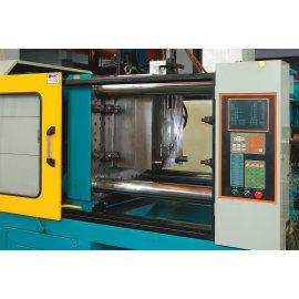 2.Plastic injection molding (2.Plastic injection molding)