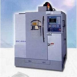 CNC milling machine, milling, Mental working machine. (Fraiseuse CNC, fraisage, mentale travaillant machine.)