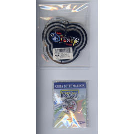 lapel pin (épinglette)