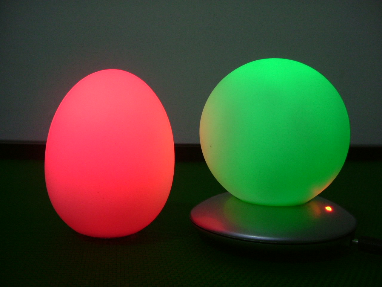 Color-Morphing Accent Lighting (Color-Morphing Accent Beleuchtung)