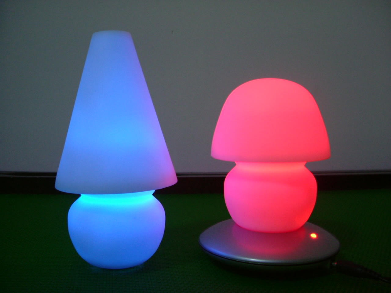 Color-Morphing Accent Lighting (Color-Morphing Accent Beleuchtung)
