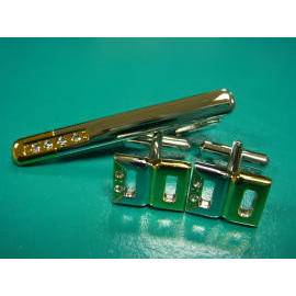 Cufflinks and tie bar (Boutons de manchette et barre de liaison)