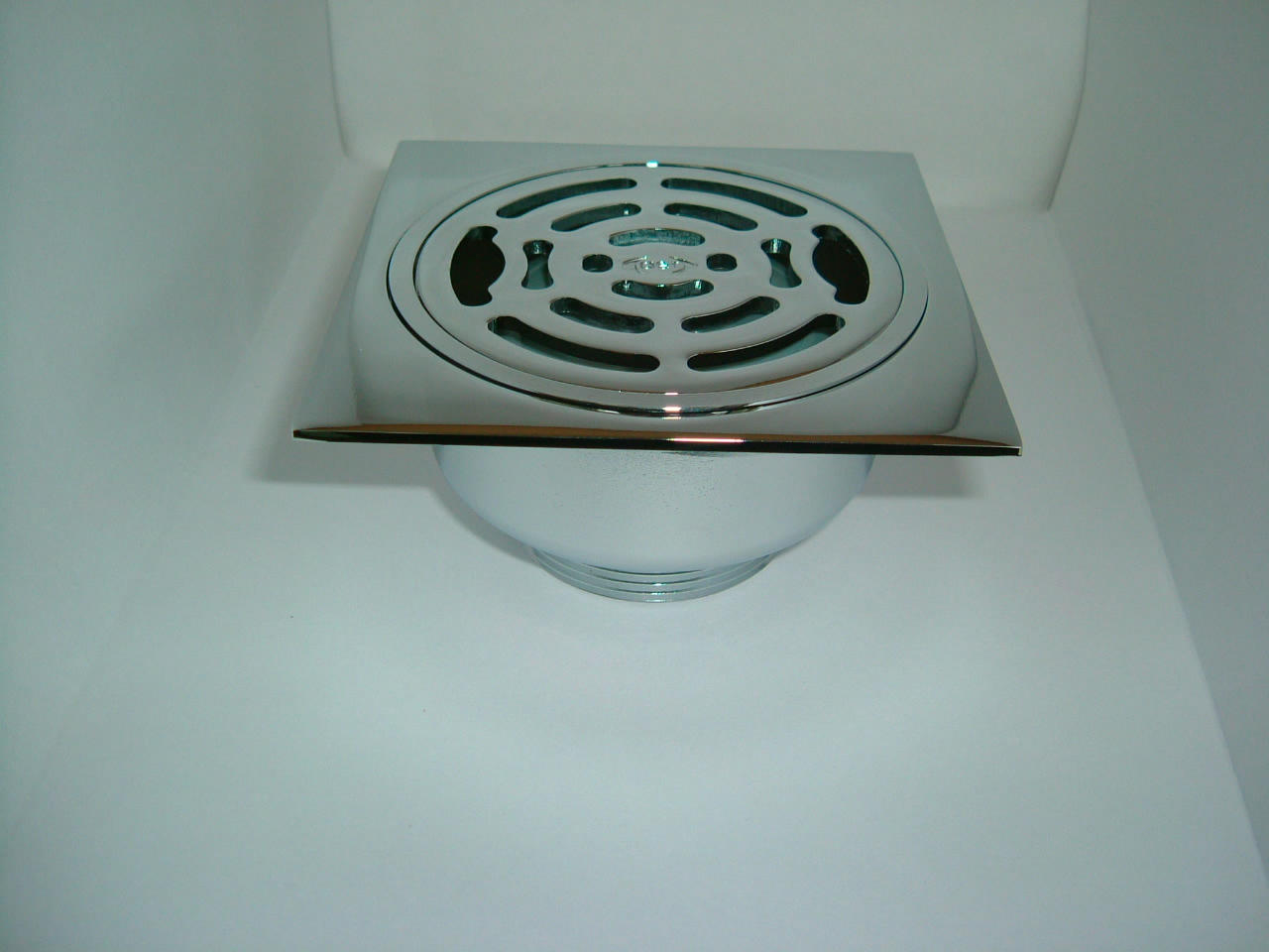 Sanitary floor strainer (Санитарно ситечко этажа)