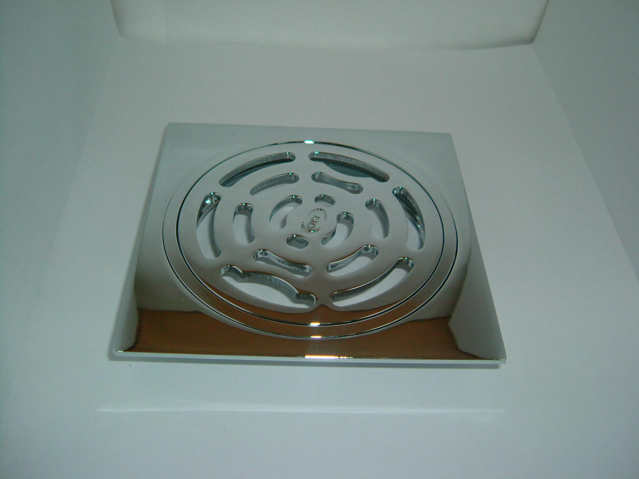 Sanitary floor strainer (Санитарно ситечко этажа)