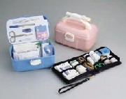 FIRST AID BOX AND KIT (PREMIERS SOINS ET KIT BOX)