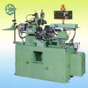 Type 32RS Double spindle microcomputer-instructed oil-pressure auto-bench lathe (32RS micro-ordinateur de type double fuseau chargé de pression d`huile auto-ben)