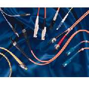 Connector and Cable Assembly (Stecker und Kabel Versammlung)