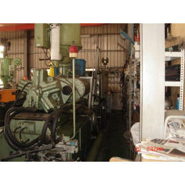 used plastic injection & moulding machine (utilisé l`injection plastique et machine de moulage)