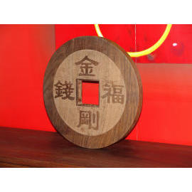 wooden sculpture,religious sculpture,coins,hand craft, (sculpture en bois, la sculpture religieuse, des pièces, main d`artisanat,)