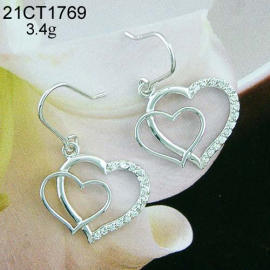 Earrings (Серьги)