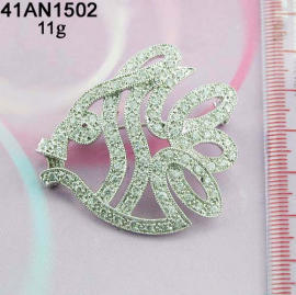 Brooch (Broche)