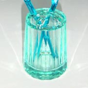 Faceted Toothbrush Holder (Facettes brosses à dents)