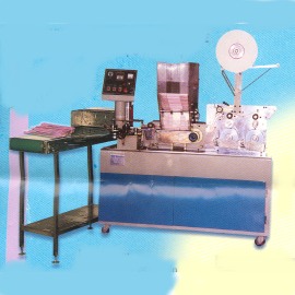STRAW FULLY AUTOMATIC PACKING MACHINE (PAILLE ENTI?REMENT AUTOMATIQUE DE MACHINE D`EMBALLAGE)