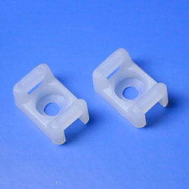 CABLE TIE MOUNTS (CABLE-étoupes)