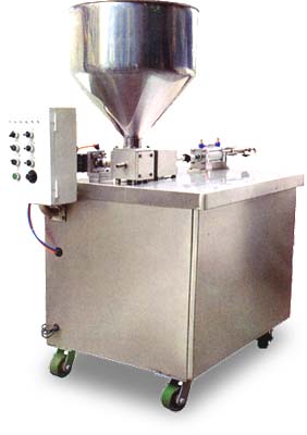 LIQUID FILLING MACHINE (Разливочная машина)