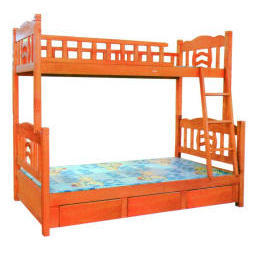 Wooden bed (Lit en bois)