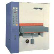 SDP-SERIES: wide belt sander for sanding lacquer panel.