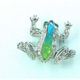 Brooch (Broche)