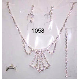NECKLACE (COLLIER)