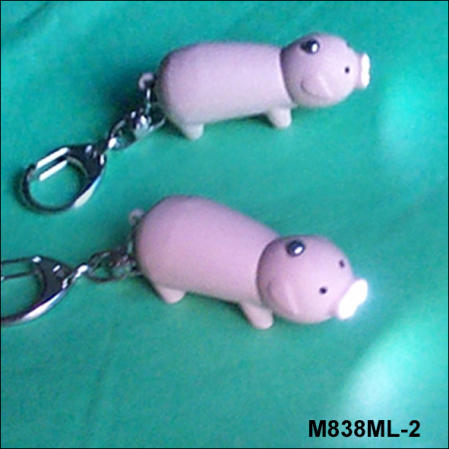 METAL PIG KEY CHAIN (Sanglier de Métal KEY CHAIN)