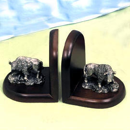 Solid wood/buffalo bookends (Solid Wood / Buffalo Bookends)