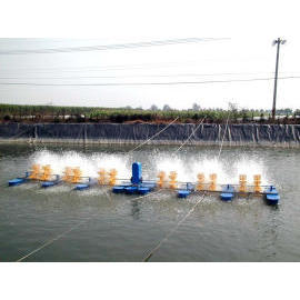 Paddlewheel Aerator (Aérateur à roues à aubes)