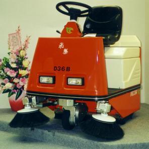 Ride-on sweeper (Balayeuse)