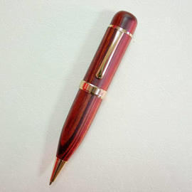 Wooden pen (Stylo en bois)