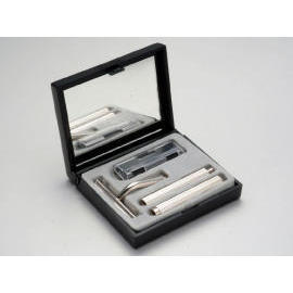 TRAVEL RAZOR SET (TRAVEL RAZOR SET)