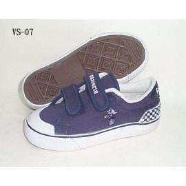 Children canvas shoes (Enfants cireurs de chaussures en toile)