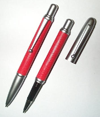 LEATHER BALL/ROLLER PEN (CUIR BALL / ROLLER PEN)