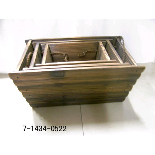 WOODEN PLANTER (WOODEN PLANTER)