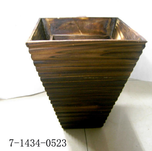 WOODEN PLANTER (WOODEN PLANTER)