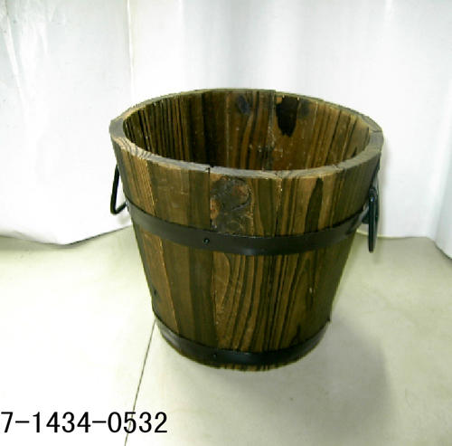 WOODEN PLANTER (BOIS PLANTEUSE)