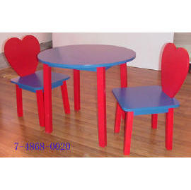 KID`S ROUND TABLE WITH 2 HEART SHAPED CHAIRS (KID`S КРУГЛЫЙ СТОЛ С 2 Heart Shaped СТУЛЬЯ)