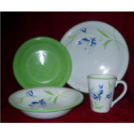 EARTHENWARE DINNER SET (EARTHENWARE DINNER SET)