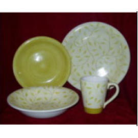 EARTHENWARE DINNER SET (FAÏENCE DINNER SET)