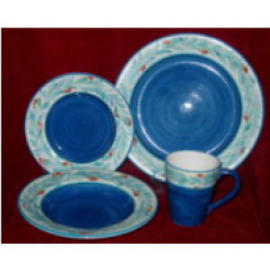 EARTHENWARE DINNER SET (FAÏENCE DINNER SET)