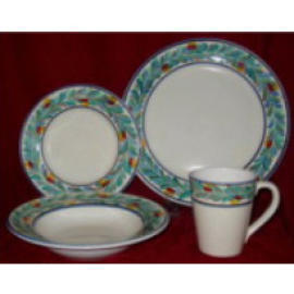 EARTHENWARE DINNER SET (FAÏENCE DINNER SET)