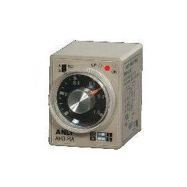 Wide Voltage Multi-Range Analogue TImer (Large plage de tension analogique gamme multi-Timer)